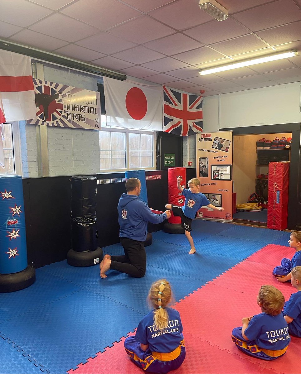 ToukonMA's tweet photo. 🥊 𝗞𝗜𝗗𝗦 𝗞𝗜𝗖𝗞𝗕𝗢𝗫𝗜𝗡𝗚 𝗜𝗡 𝗪𝗔𝗦𝗛𝗜𝗡𝗚𝗧𝗢𝗡
Classes specifically for 4-7yrs
𝗪𝗛𝗘𝗡?
⏰Tuesday &amp; Thursday at 4pm and Sunday at 9am!
𝗪𝗛𝗘𝗥𝗘?
📍Washington Village Hall
🔹Improves flexibility, balance, co-ordination &amp; concentration 
🔸Teaches discipline &amp; respect https://t.co/z67PvsxKbi