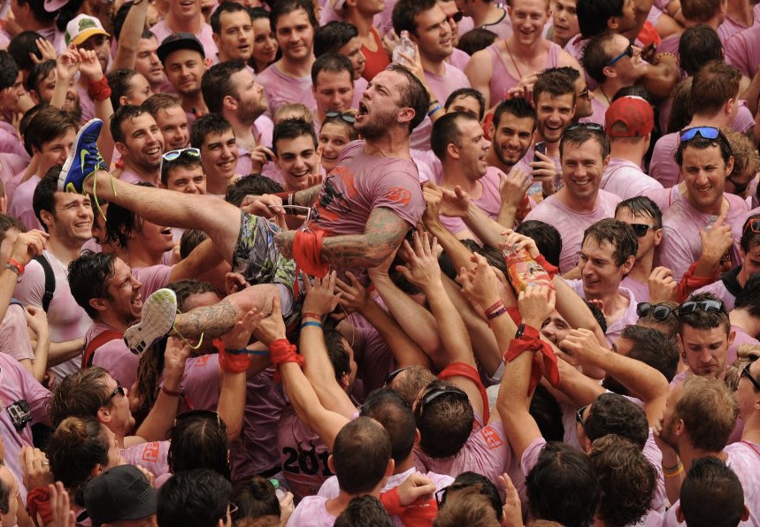 anluma99's tweet image. Fiestas de San Fermín: la barbarie de una tradición inventada que recuerda a un santo celebrando en su honor matanzas de toros.