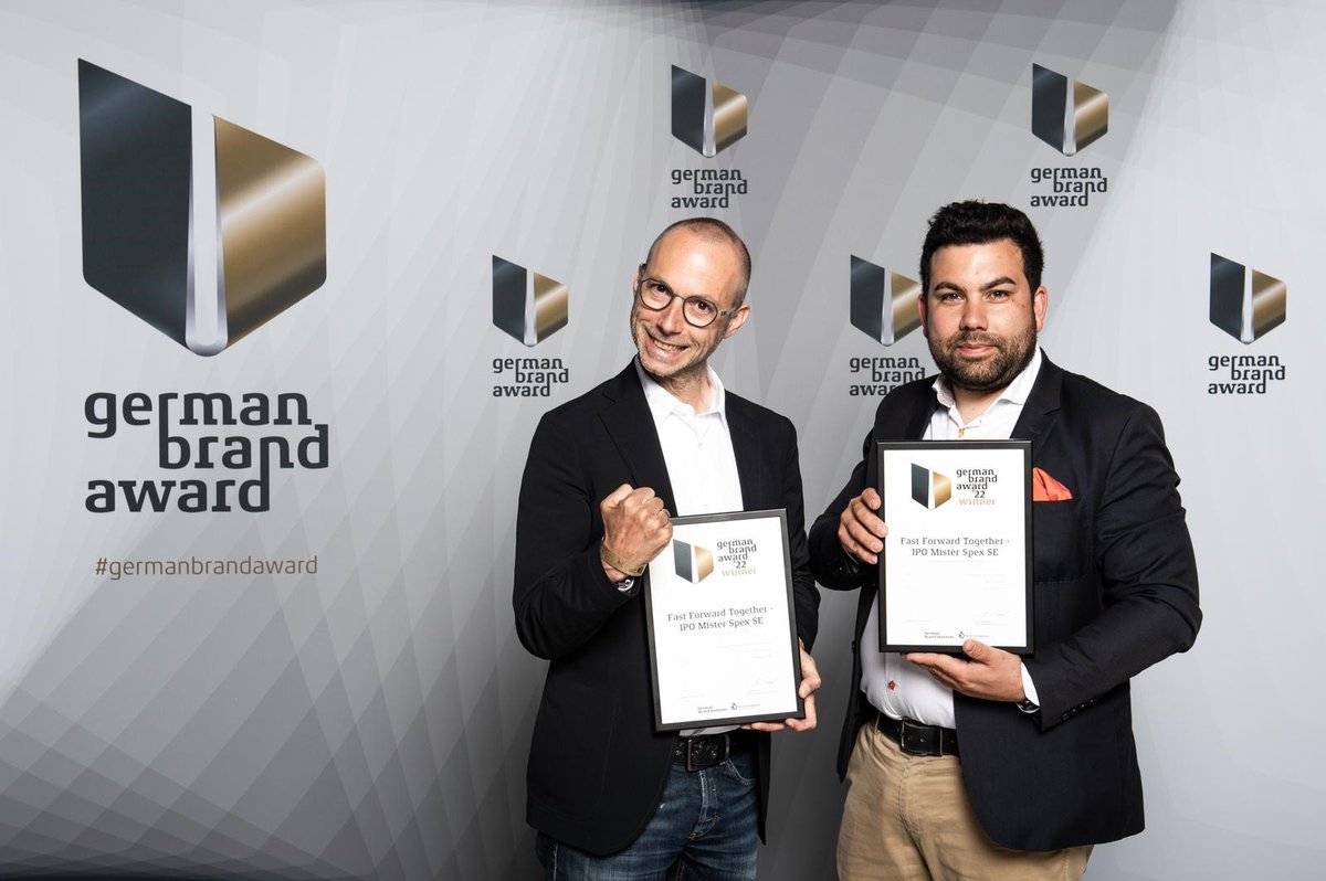 BlachReport's tweet photo. Bei der diesjährigen Verleihung der German Brand Awards Mitte Juni in Berlin hat Go-Event! aus Neusäß zweimal überzeugen können und German Brand Awards gewonnen. #GermanBrandAward #GOEvent #Kommunikationskampagne #MisterSpex #BlachReport

https://t.co/VRKHWMBaJI https://t.co/YmTKQBHsOH