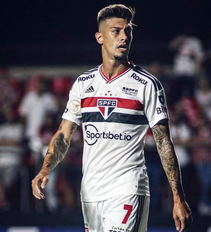 fcrobertarboled's tweet photo. Rigone está de saída do São Paulo!!
Destino do atleta é um time da MLS que mostrou desejo de contar com o jogador. São Paulo não irá dificultar a saída. https://t.co/FHQt18ZO98