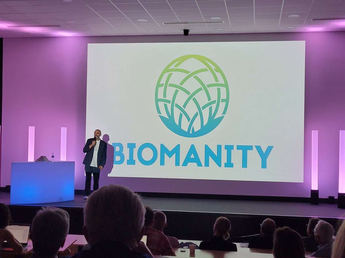FLOWER_interreg's tweet photo. Dans le concours des start ups, @biomanity présente sa technologie d'absorption plus respectueuse de l'environnement et #biosourcée 

#24hB4C https://t.co/8x80izJkdE