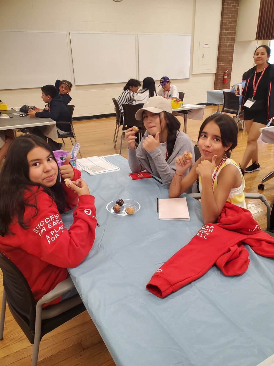 It's always a good day when you start with Timbits! The kids approve! Day 2 of <a href="/WCDSBIntl/">WCDSBInternational</a> STEAM Camp is underway! What will we make today? 🤔 <a href="/danwittwcdsbca/">Dan Witt</a> <a href="/CarlaSantomero/">Carla Santomero (she/her) 🌈</a> <a href="/svdptiger/">St. Vincent de Paul</a>