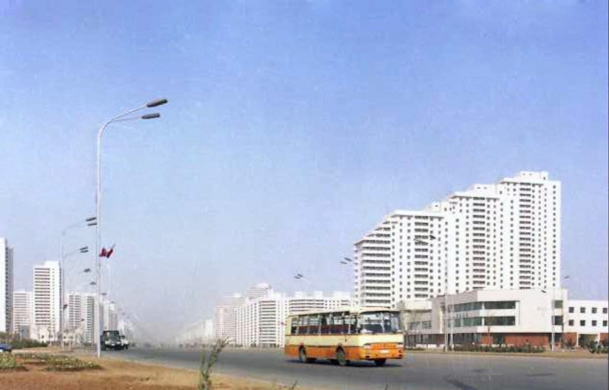 北朝鮮の自動車bot tweet media