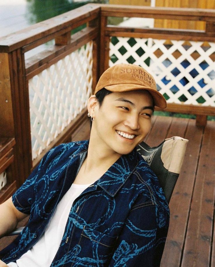 Esperó que se quieran muchísimo, se respeten, se apoyen y se cuiden mutuamente durante el tiempo que compartan juntos.
Este hombre es un pedazo de mi vida, parte de mi corazón y solo quiero para él felicidad y alegría, te amo Jaebeom, se muy feliz por siempre💚 <a href="/jaybnow_hr/">JAY B</a>
#JAYB