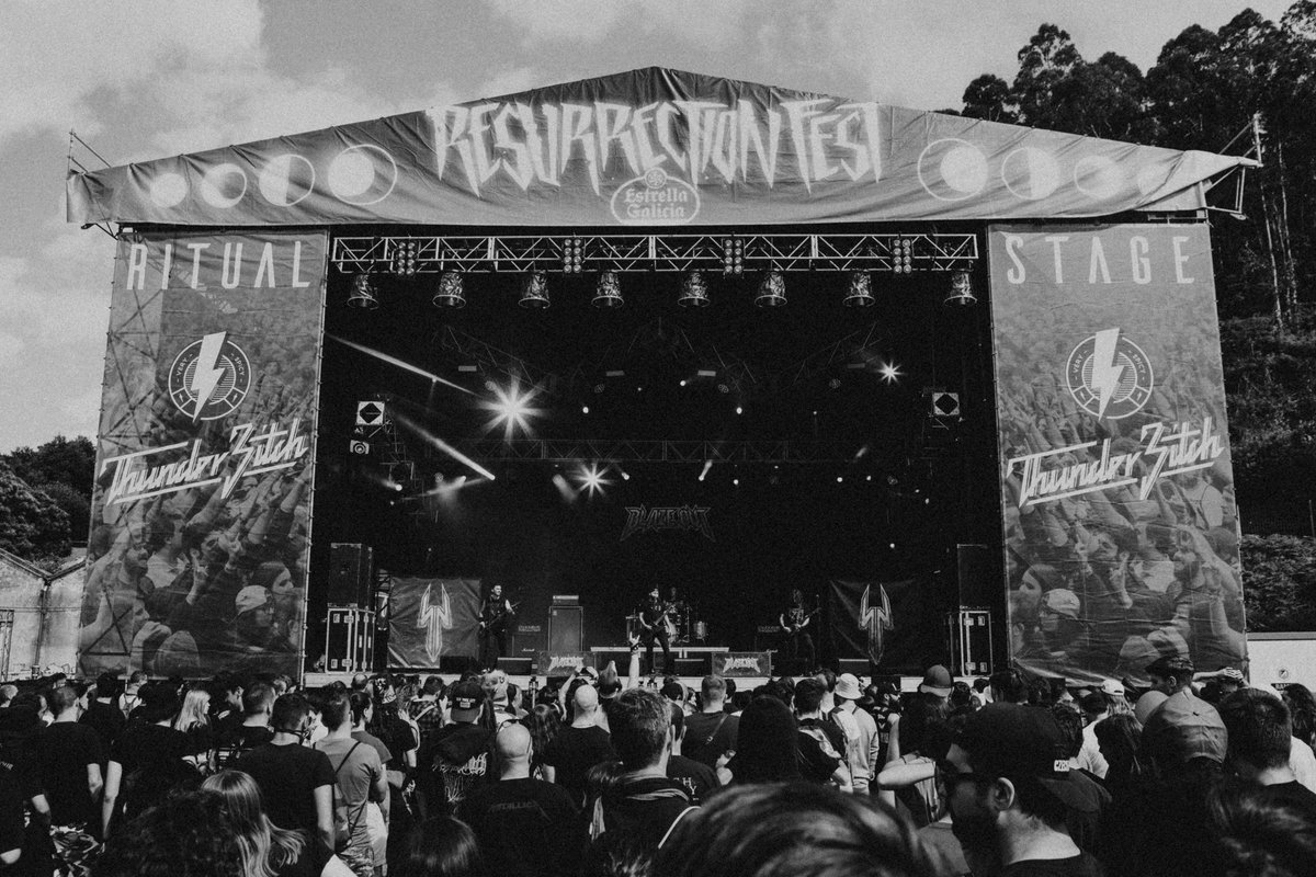 blazeoutband's tweet image. Ya recuperados de hace una semana nos siguen llegando fotones de nuestro paso por el @ResurrectionESP 
¡Pronto el aftermovie y nuevas cosas que estamos preparando! 
Pics by @MiquelCasey
