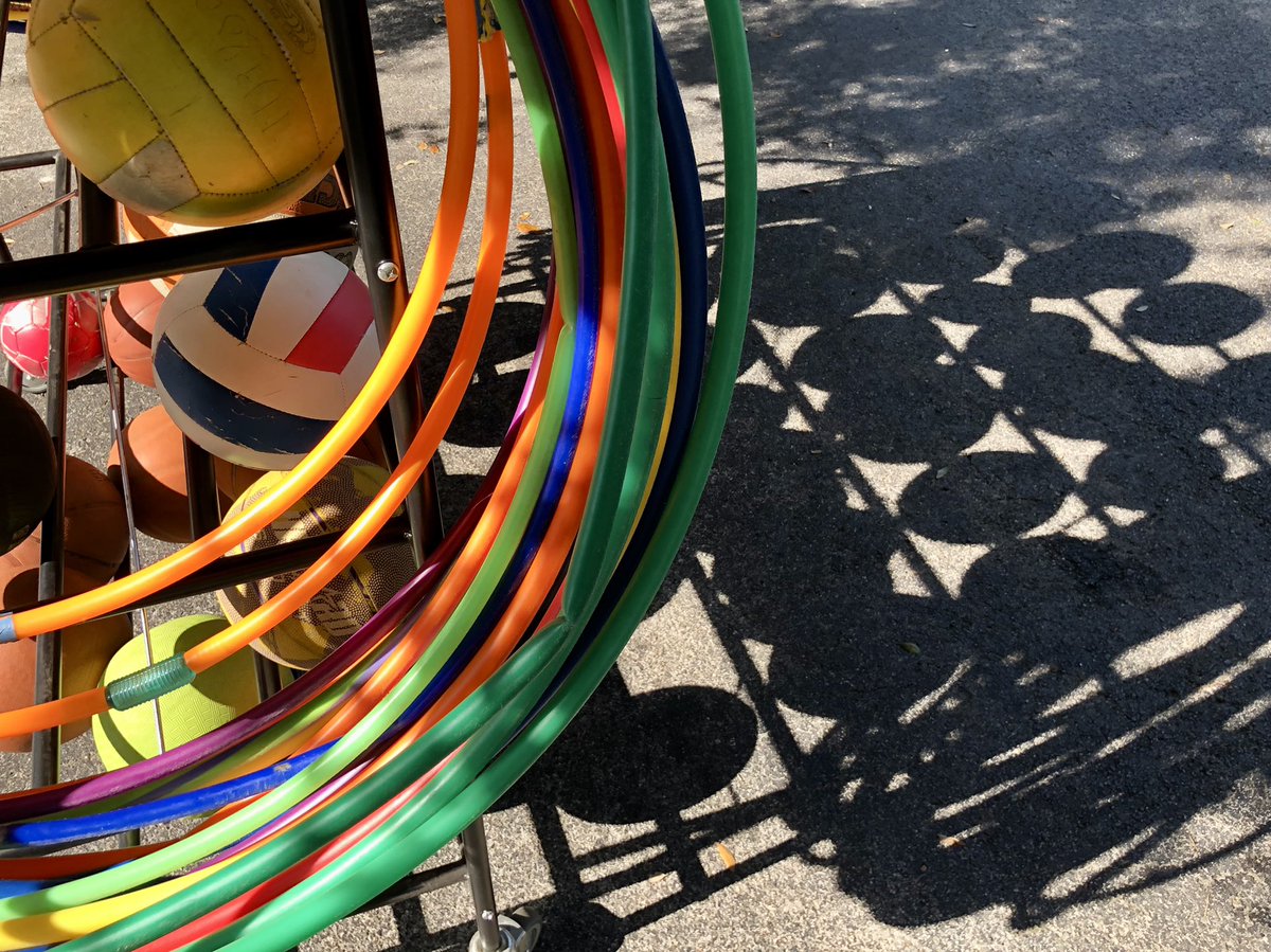 FreemanUFphoto's tweet photo. Kind of a curse sometimes. #alwaysseeing #alwaysstopping #seenwhilewalking “Shadow Play” @UFJSchool @ufnppa @NPPA #shotoniphone https://t.co/YAEPPjb7Mc