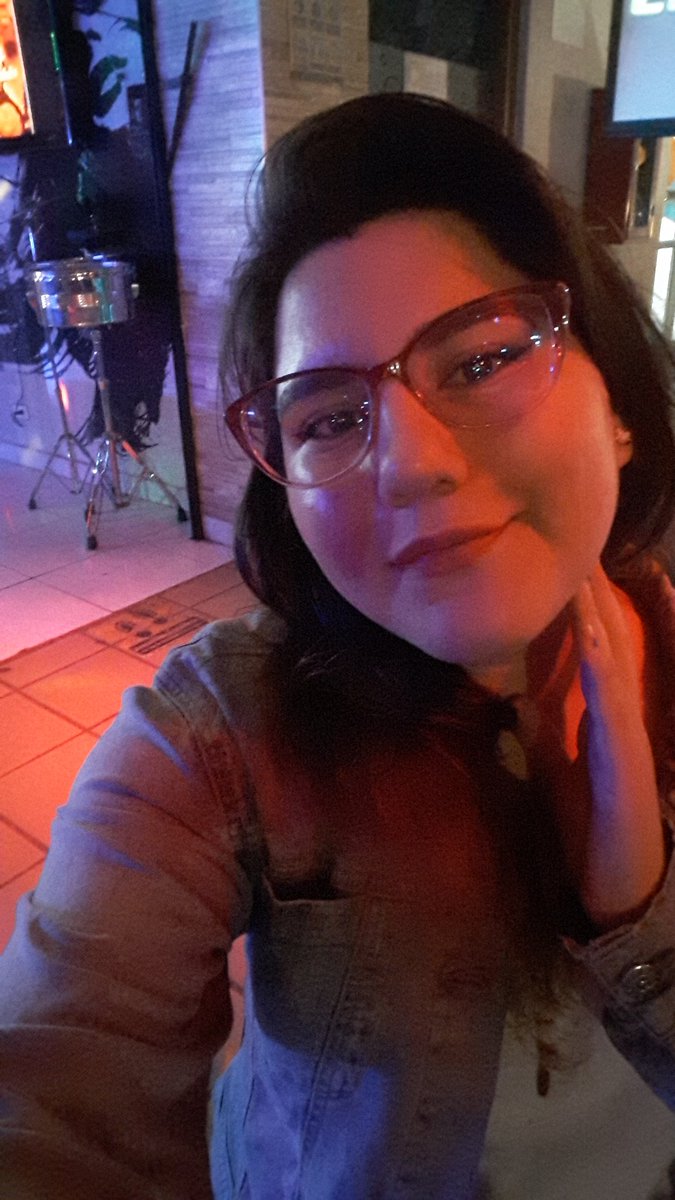 Zuzu_1999_'s tweet photo. Noche conociendo nuevos amix
#tequila #chevecha https://t.co/kVwFlfdoky