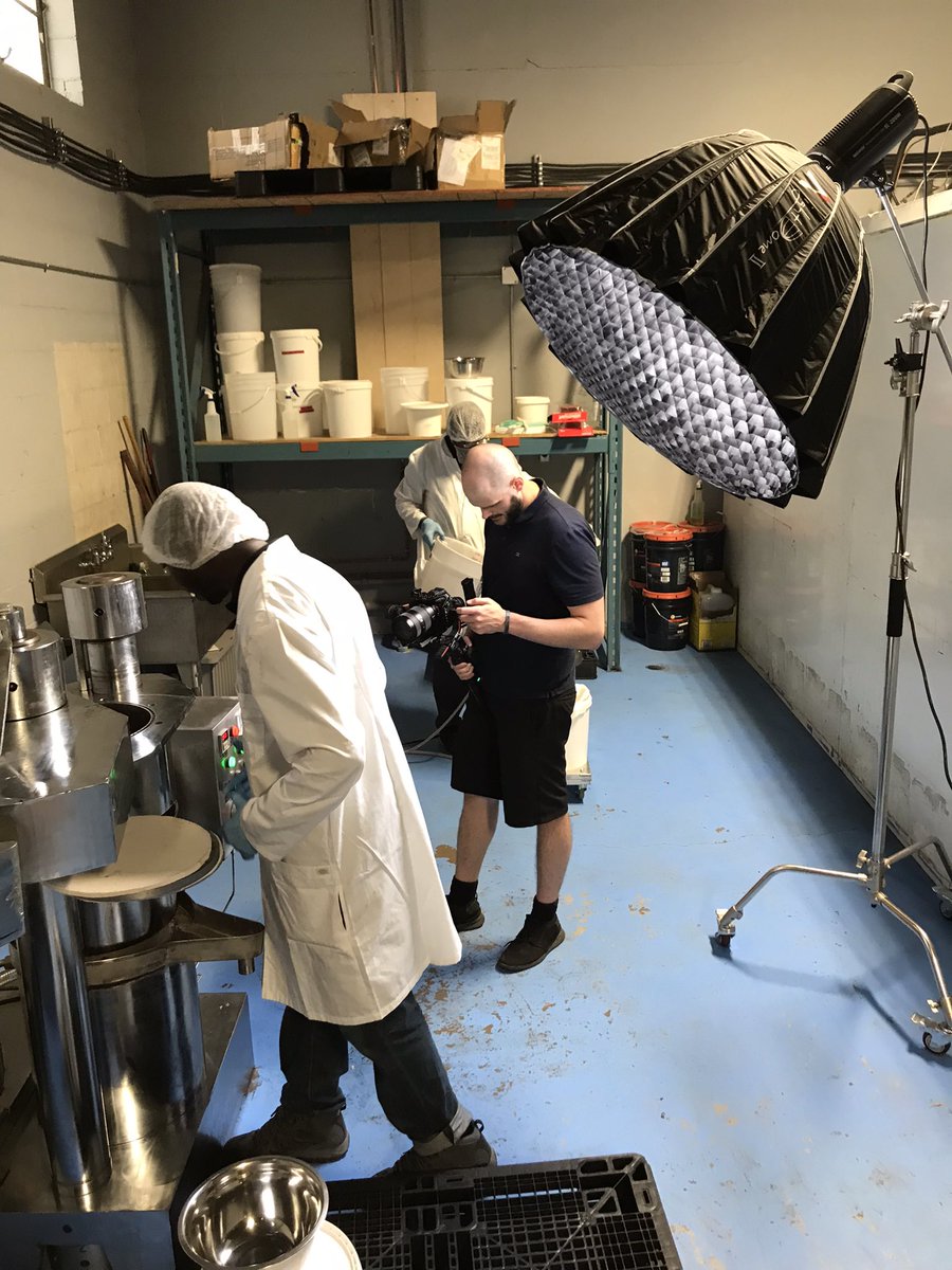 DMorneau's tweet photo. Doublelight Productions en tournage #vidéo à Montréal pour un de ses clients Transformation Cacao Ivoire Québec #DoublelightProductions #cacao https://t.co/39D3A9ipvt