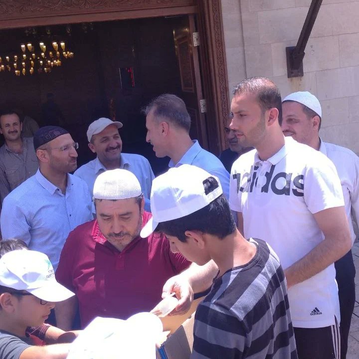 Bugün Ticaret ve Sanayi Odası Başkan Vekili Sn. <a href="/focalapkulu/">Fuat Özgür Çalapkulu</a> İle Birlikte Yaz Okulu Kapsamında  Kurslarımız Sonrası Çocuklarımızı Tarihi Ulucamiye Götürdk Öğle Namazından Sonra Çocuklarımıza Dondurma İkramında Bulunduk Katkılarından Dolayı Başkanımız <a href="/focalapkulu/">Fuat Özgür Çalapkulu</a> Teşekr Ediyoruz