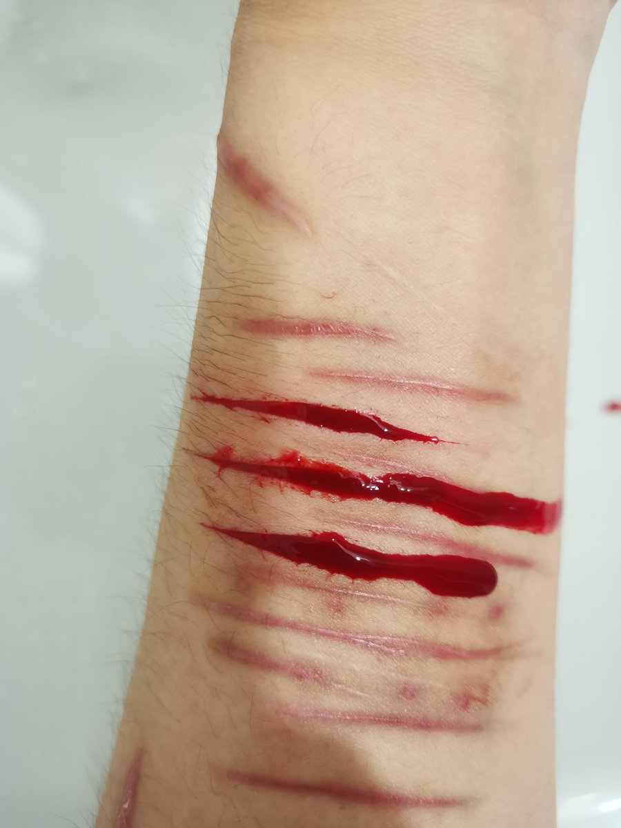 SOLITARYCORPSE's tweet photo. 7.7
左小臂。
填个缝。 https://t.co/QuHMf07DYu
