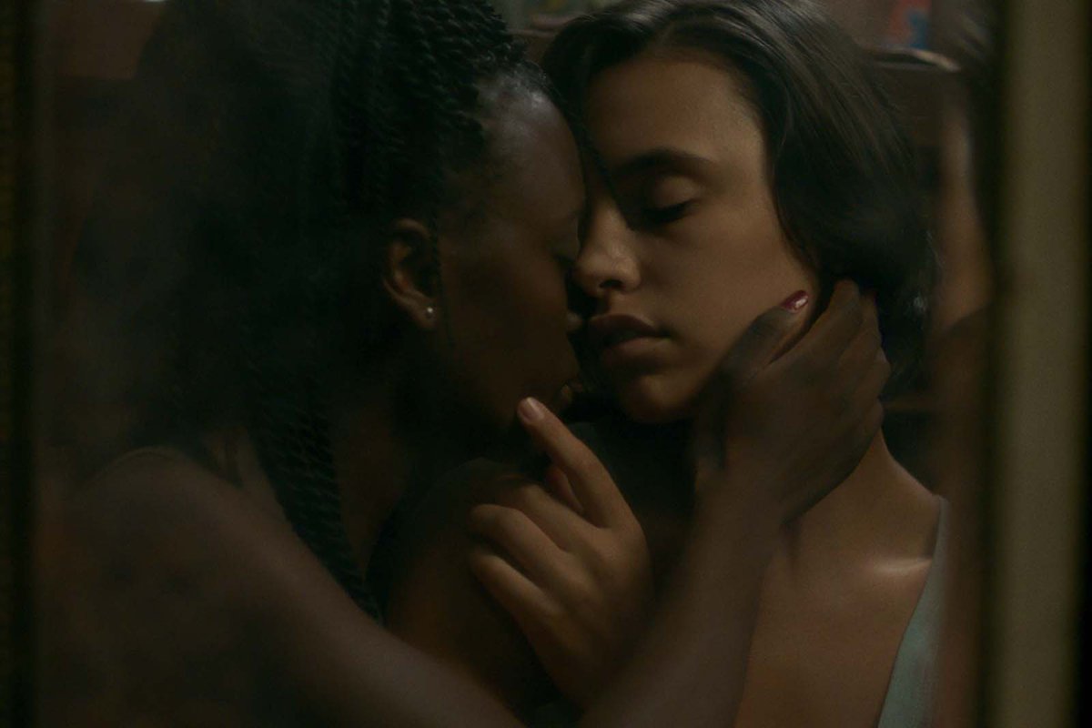 FuckCinephiles's tweet photo. Très expérimental, #ToKillTheBeast se sert de son aspect gothique pour aider ses persos féminins à traverser la frontière de la peur et à conquérir leur liberté. Sa mise en scène sensorielle se met au service de son perso principal et pulse au gré de son désir. (@CookieTime_LE) https://t.co/HwglGQ1eBM