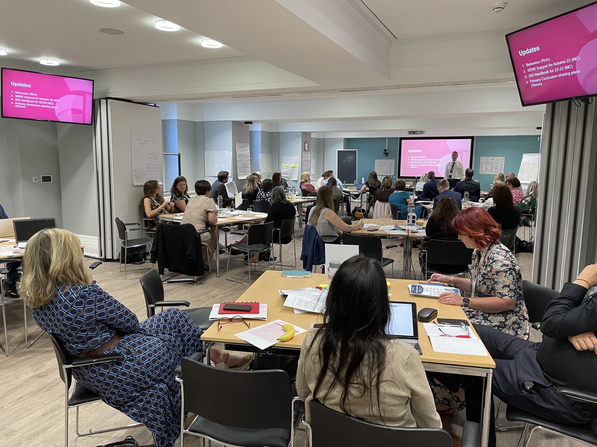 helenbarker79's tweet photo. Fantastic day of work with @AnthemTrust school leaders and national school improvement team #placetothrive https://t.co/3EEQUyRG72