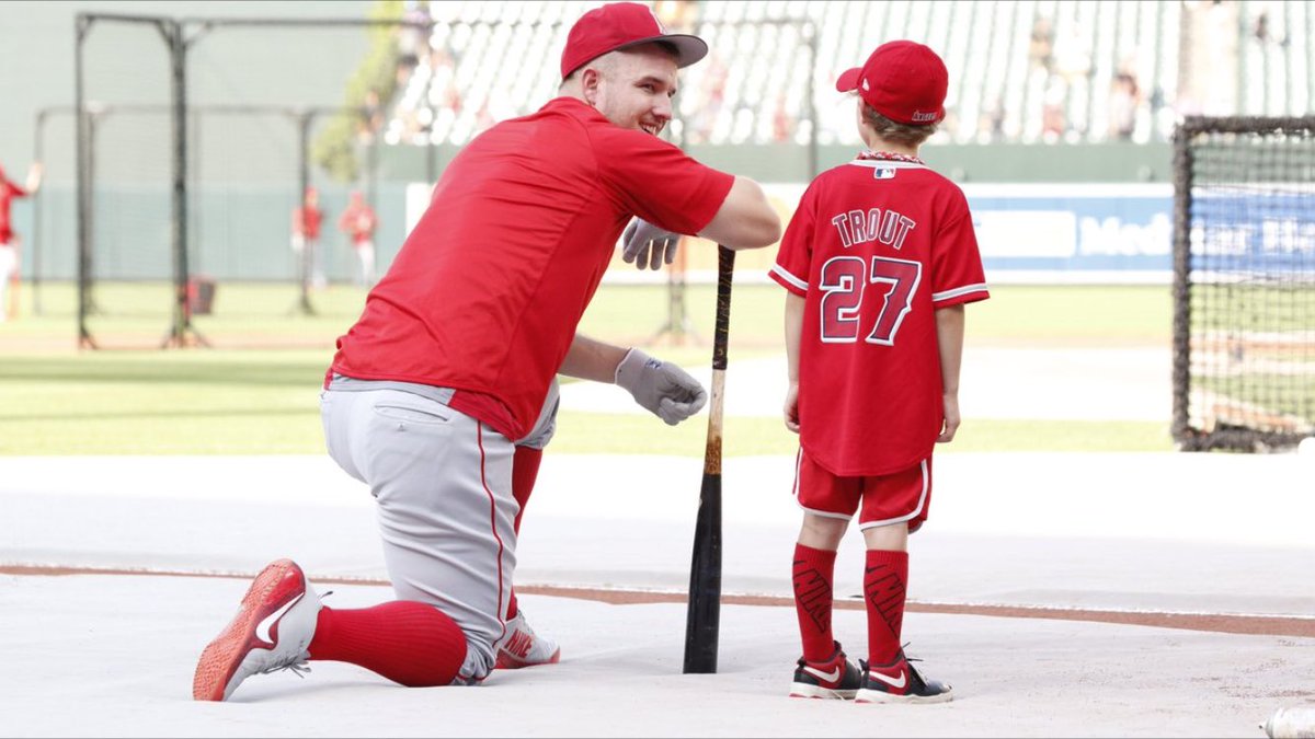 jason_edelson's tweet photo. As he always does, @MikeTrout will hit a home run tonight at Camden Yards with his good luck charm, Gavin, in the stands. @Angels @MLB  @KentFrench https://t.co/aqssxKvK3y https://t.co/jjb7Z1Tf63