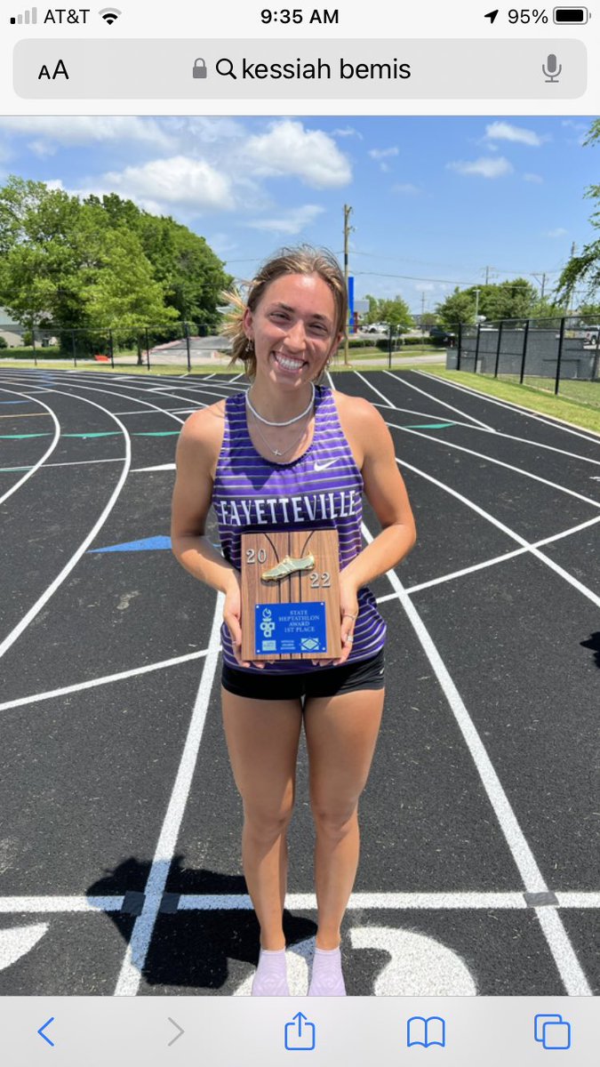 FayBulldogsTF's tweet photo. Congratulations to Kessiah Bemis being named Athlete of the Year! Well deserved helping our team win Indoor and Outdoor State plus winning the Heptathlon along with being a top athlete in many events. https://t.co/DYGoXG7Dky