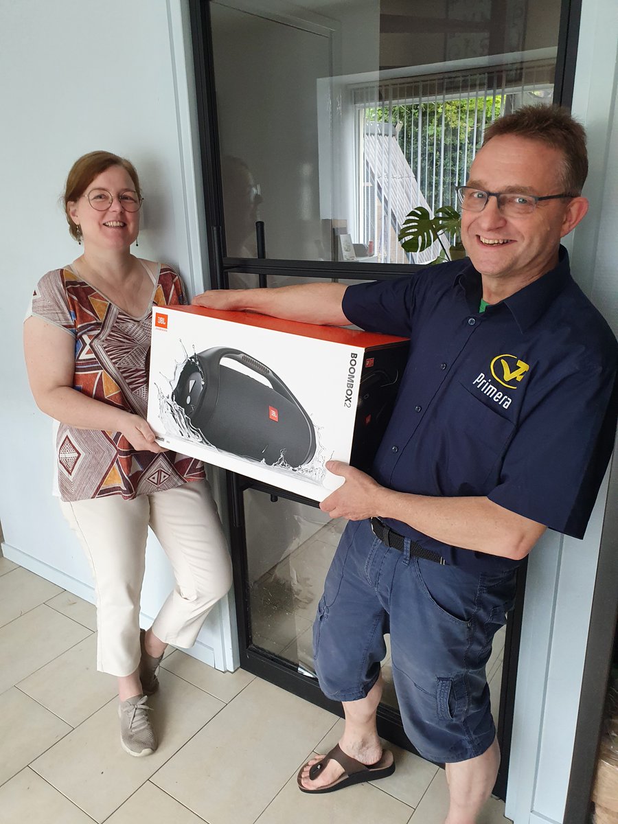 Op de FOOX stand op de de Primera InspiratieBoulevard 26 juli jl. konden de ondernemers raden hoeveel Winegums er in een glazen pot zaten en maakten zij daarmee kans op een JBL Boombox t.w.v. 449 euro.
Primera Colmschate bleek de gelukkig winnaar!

#fooxgroothandel  #primera