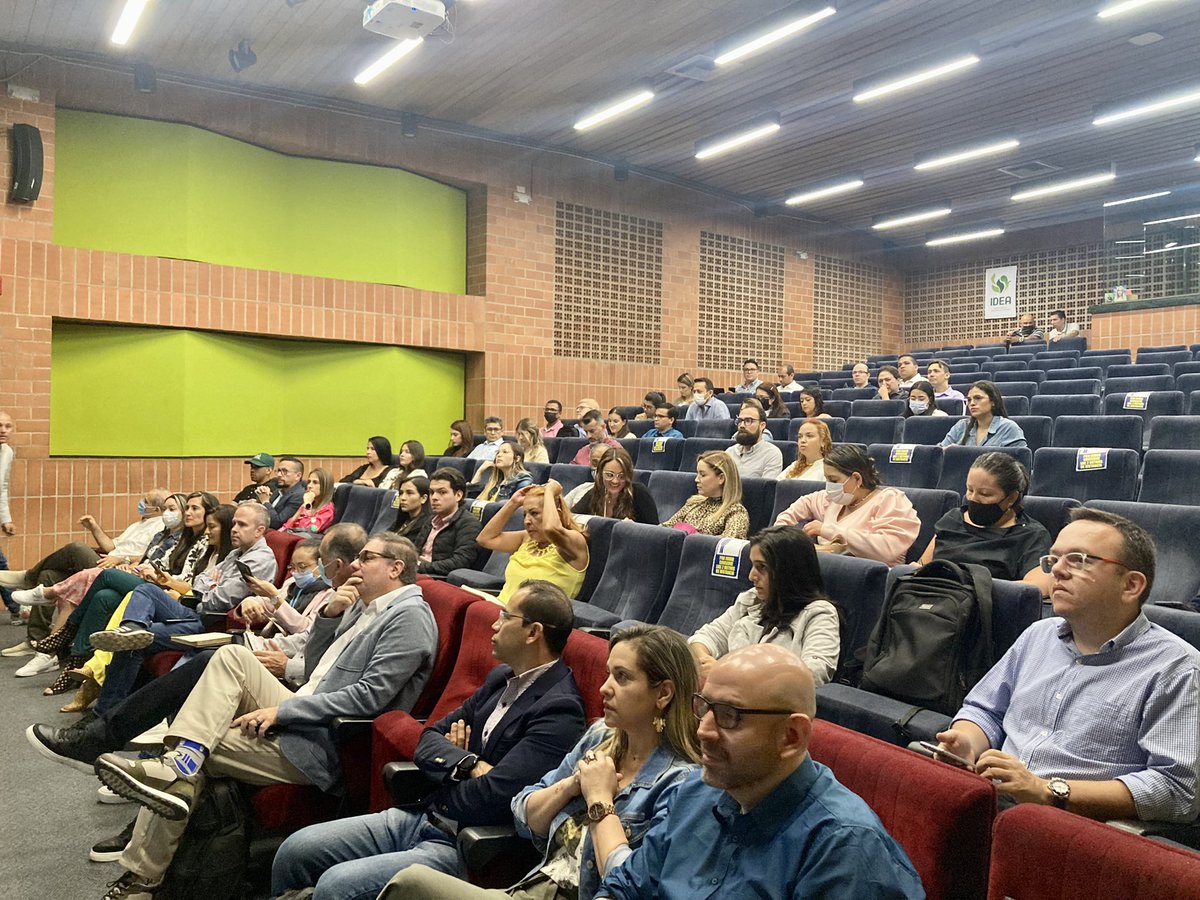 carlosiuribe's tweet photo. No nos detenemos en la lucha frente a la #EmergenciaClimática en Antioquia. Con empresarios y la academia socializamos hoy el proyecto de implementación del Sistema Departamental de #EconomíaCircular que realizamos con @cta_co, @SomosSocya, @unidosporagua y @ProductividadAn. https://t.co/pOZCQS8Fb8