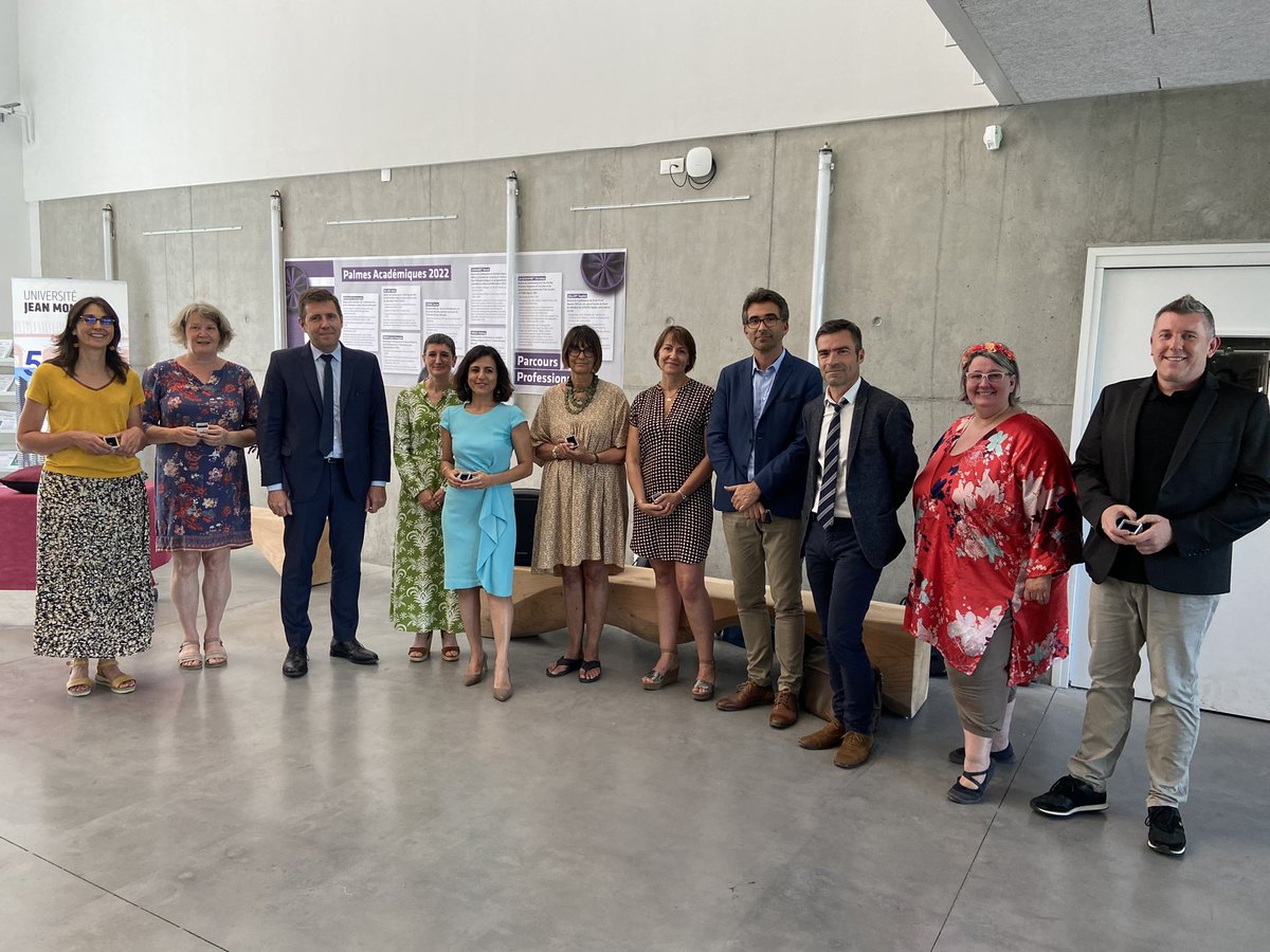 L’<a href="/Univ_St_Etienne/">Université Jean Monnet Saint-Étienne</a> met à l’honneur ses personnels à l’occasion de la Cérémonie de remise des Palmes Académiques. Félicitations à eux pour leur parcours et leur implication au quotidien.