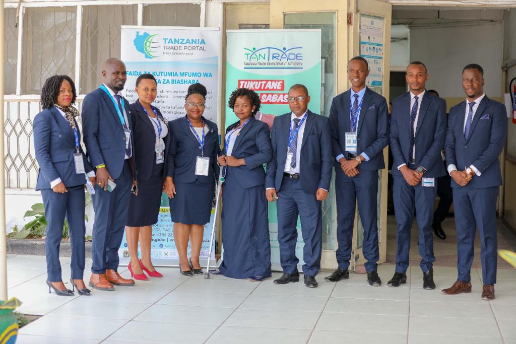 bizfacilitation's tweet photo. Happy #sabasaba2022 #Tanzania !  @TanTradepage Trade Portal Team showed up at the Dar es Salaam International Trade Fair to remind SMEs who want to begin exporting that the step-by-step guides on https://t.co/8D1qyS2N0p can help them succeed. https://t.co/WSz4SmvdUd