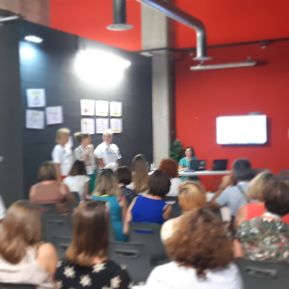 Canope_DTNA's tweet photo. Congrès #AGEEM @canope_33 present pour Projet #eTwinning et Le temps de la musique. #smartfaust Merci @canope_24 @annelavigne5 @philippeguillem https://t.co/7bdW5LVoS2