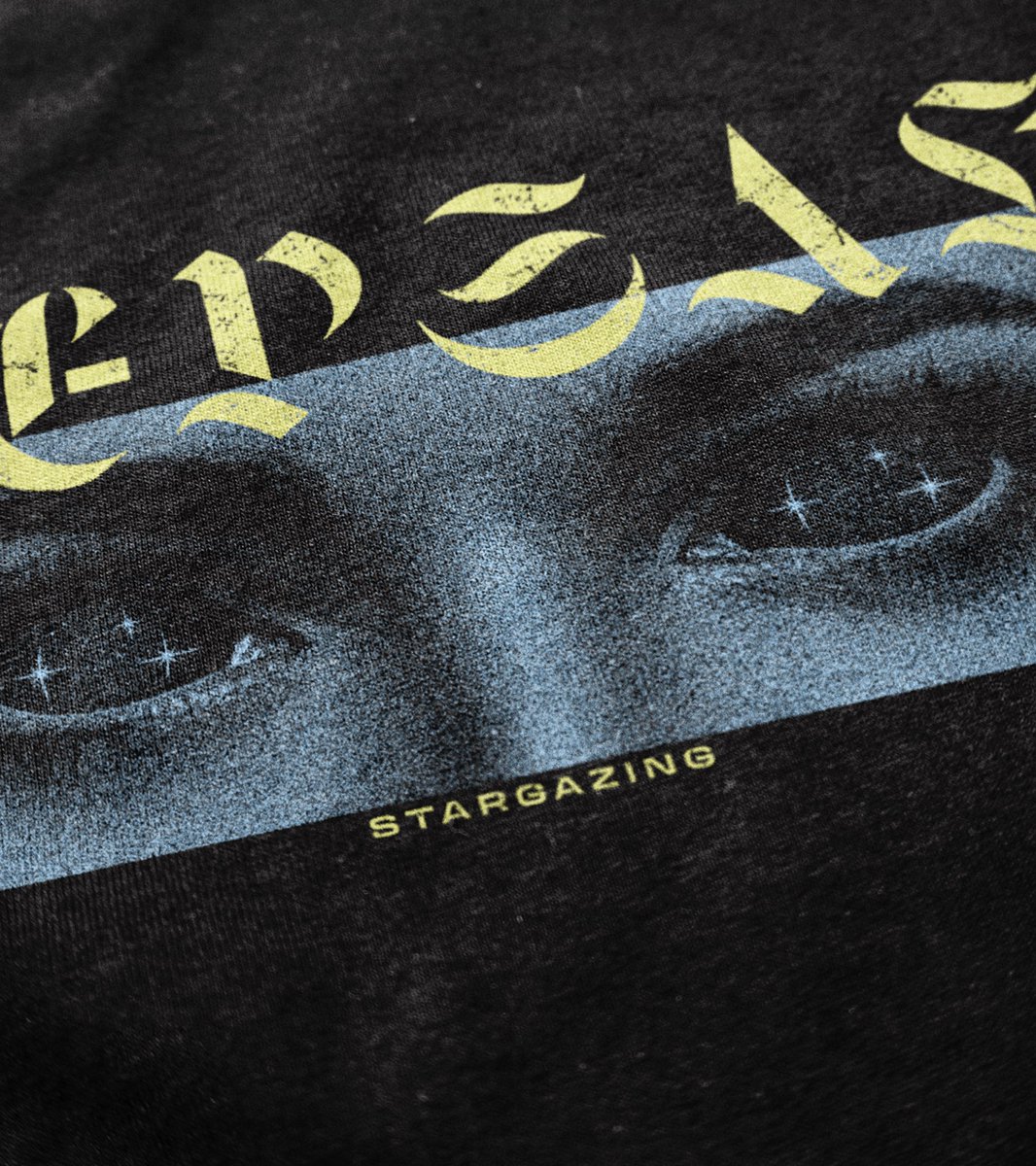 miserytakeme's tweet photo. a simple hoodie design for @KeepsakeAU ✨

close up in replies https://t.co/gXrS1F0F3P