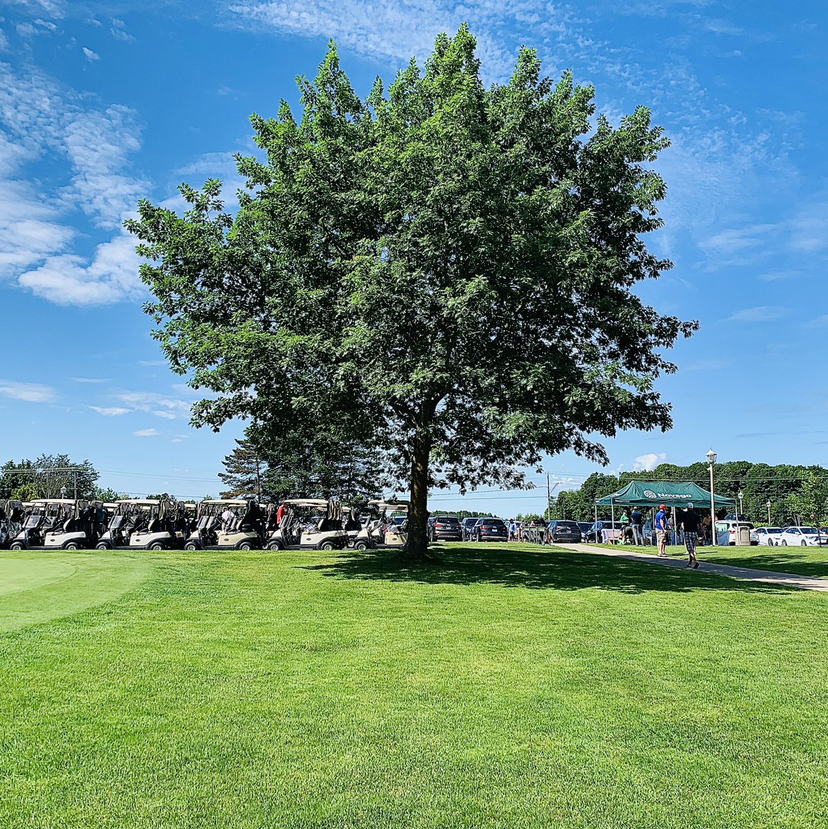 VIRIDIS_env's tweet photo. Une belle journée en vue au Golf Montcalm, avec @NovagoCoop, un de nos précieux partenaires/actionnaires, au profit des banques alimentaires du Qbc 

🫶🏼Une cause qui nous tient à ❤️ chez @VIRIDIS_env

#environnement #societe #securitealimentaire #agriculture #territoire #quebec https://t.co/cYqdHLsIvK