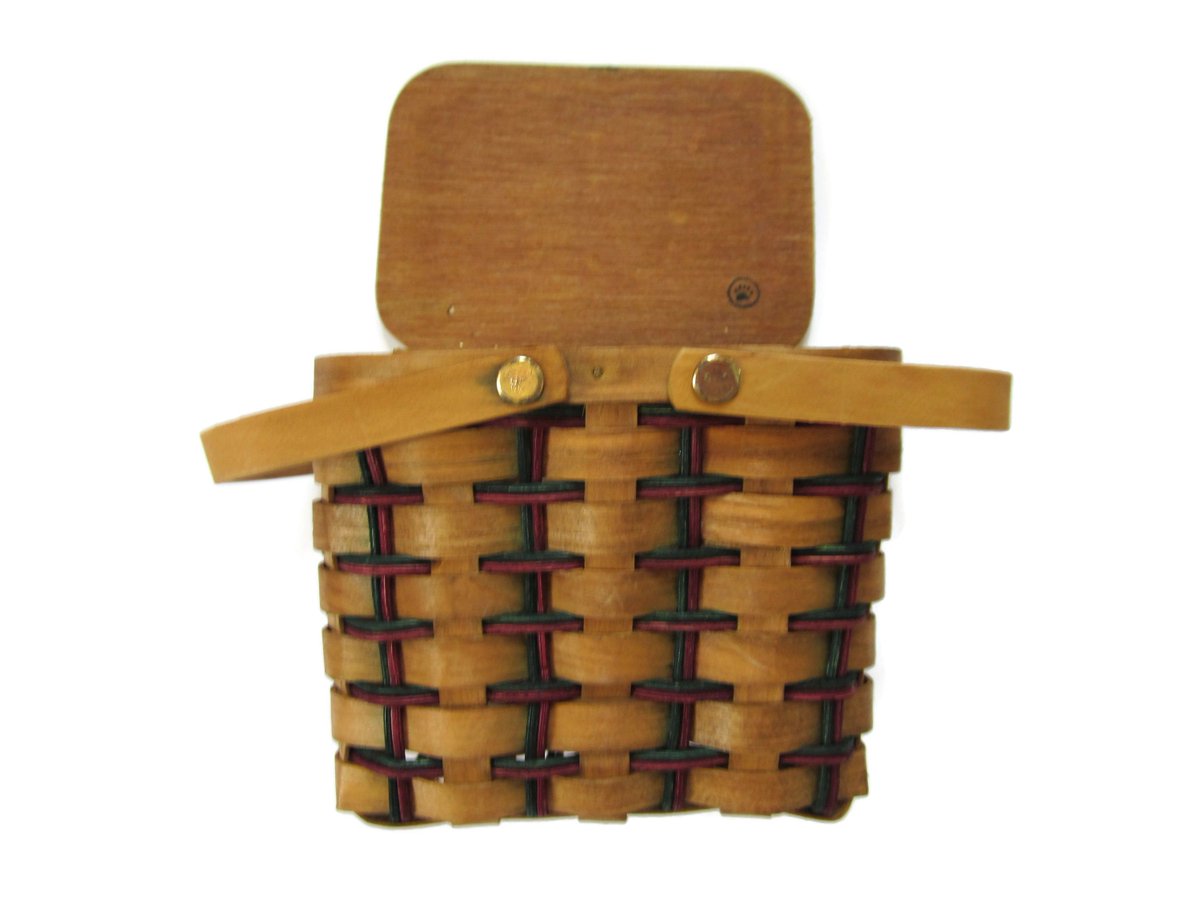 jarmgirl's tweet photo. Vintage Boyd's Bear Picnic Basket Wood & Wicker Large Stuffed Plush Bear Toy Accessory https://t.co/XBfBvCpJxK #brown #beige #boydsbearbasket #smallpicnicbasket #woodwickerbasket #stuffedbearbasket #plushbearbasket #toyaccessory #vintagebasket https://t.co/JabK9laKyu