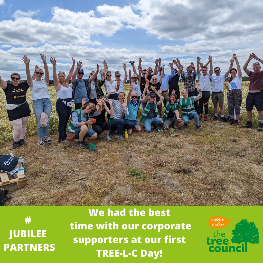TheTreeCouncil's tweet photo. 🌱A Tree-mendous 💚 THANK YOU 💚 to the amazing corporate partners who volunteered their precious time and energy to give recently planted hedgerow vital #TreeCare at Four Acre Farm CSA yesterday. @ATGTICKETS @eastdilsecured @MacfarlanesLLP @nfum @SaveCutCarbon @Savills #TreeLC https://t.co/NQcmSv9GhE