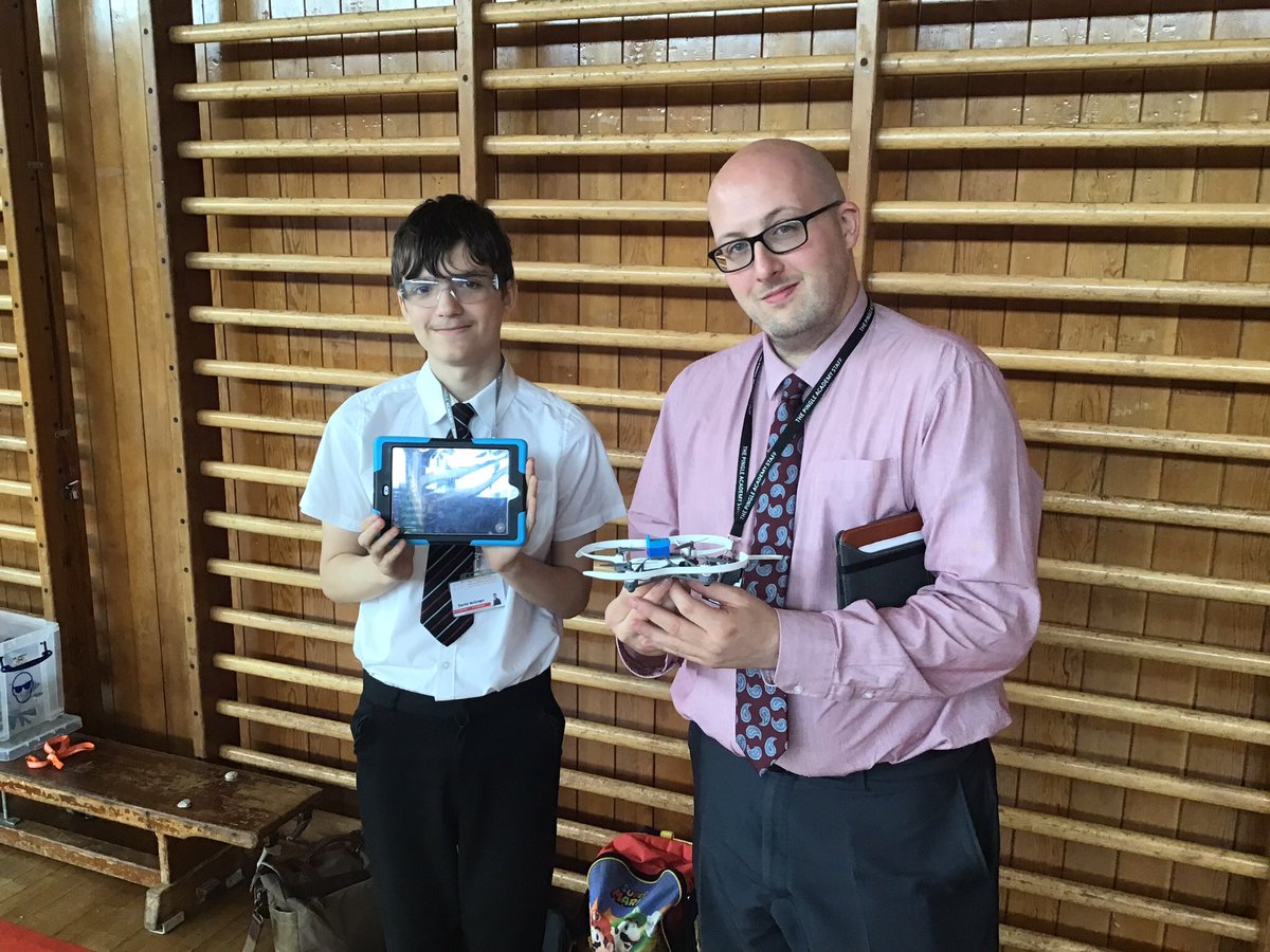 PingleCS_ICT's tweet photo. Years 9 Drone days event, promoting STEM and having fun!! @PingleAcademy @DRONEdays https://t.co/OPASimn9k6