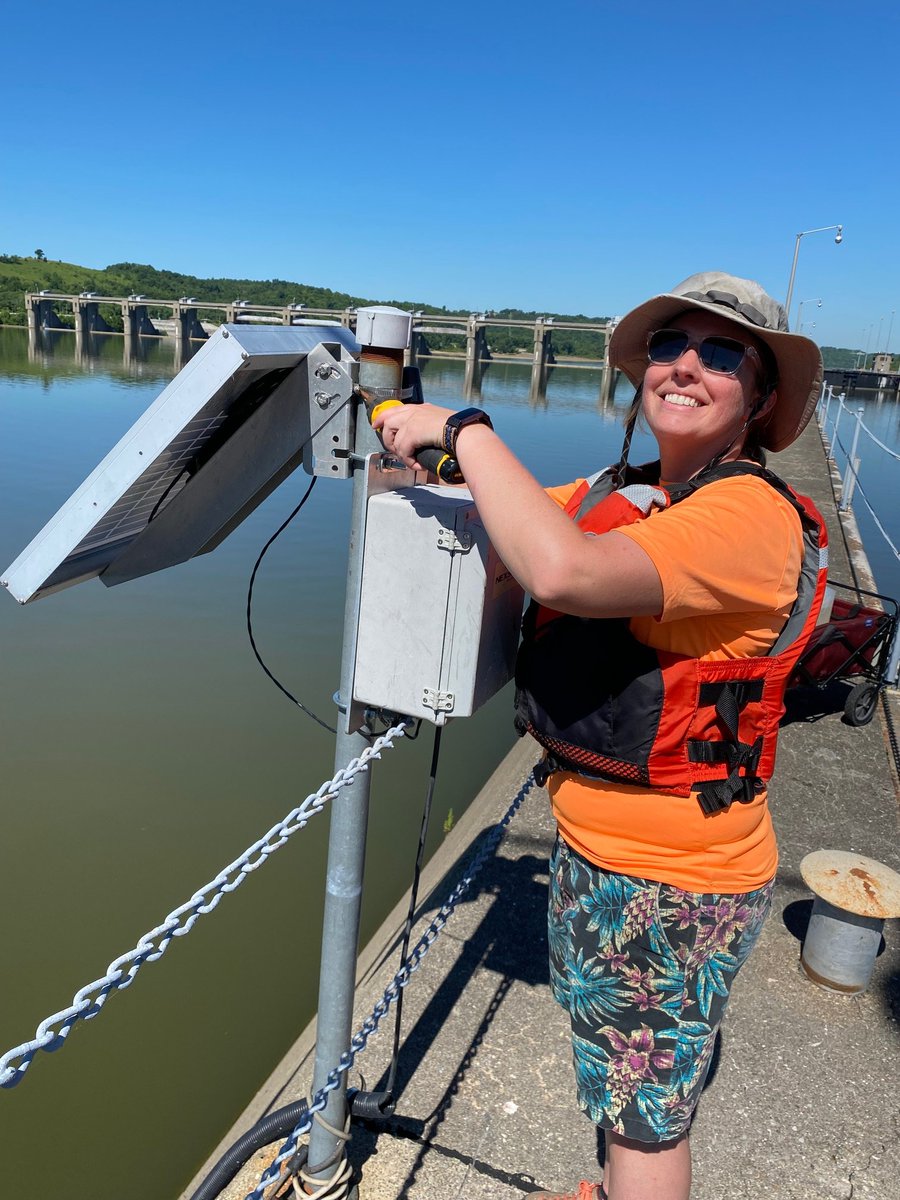 ORSANCOchannel's tweet photo. What makes our Environmental Scientists smile? Installing new Harmful Algae Bloom (HAB) datasonde water quality monitoring devices, of course!!! Location: Meldahl Lock & Dam on #ohioriver
#riverlife #locks #locksanddams #waterquality #waterqualitymonitoring #environment #algae https://t.co/cyREmqtCJl