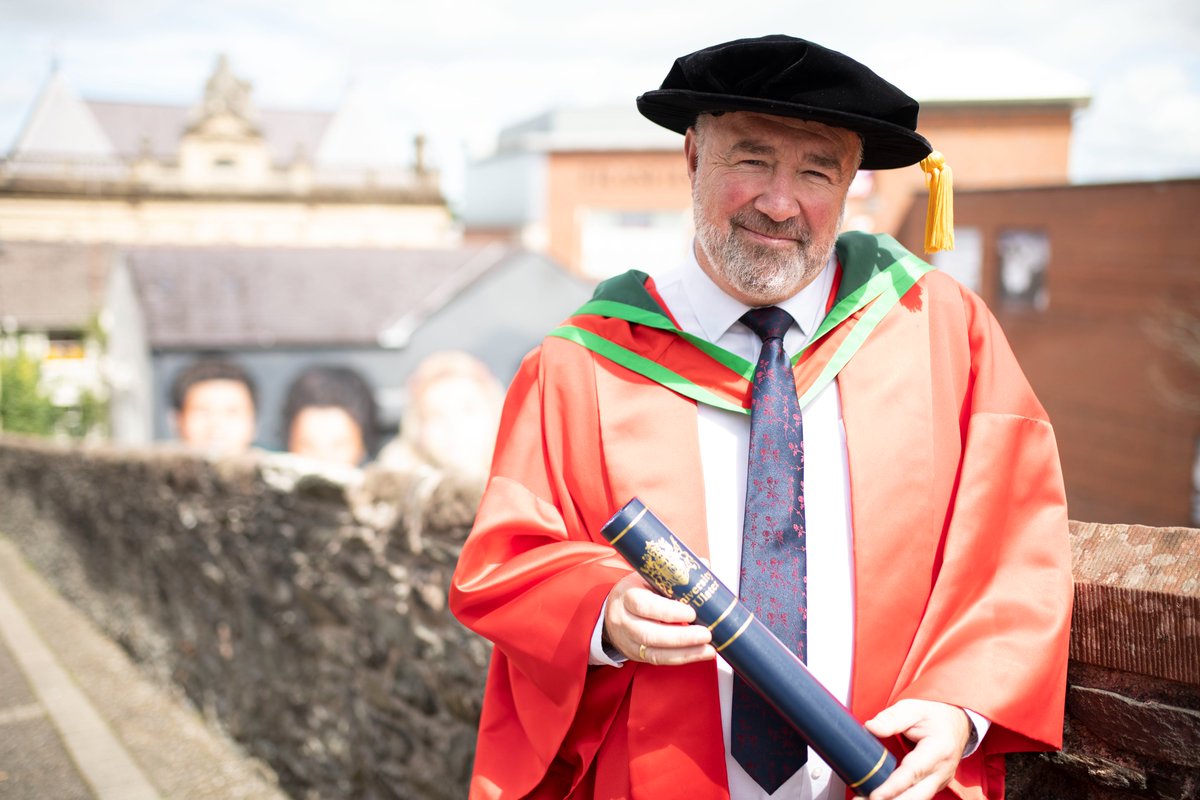UlsterUni's tweet photo. 🎓Congratulations to John Shiels MBE, Chief Executive of @MU_Foundation who has today received an honorary doctorate in recognition of his outstanding contribution to the personal development of young people through education, sport and community engagement 📚⚽🤝 

#ProudofUU https://t.co/SQssAz2S9d