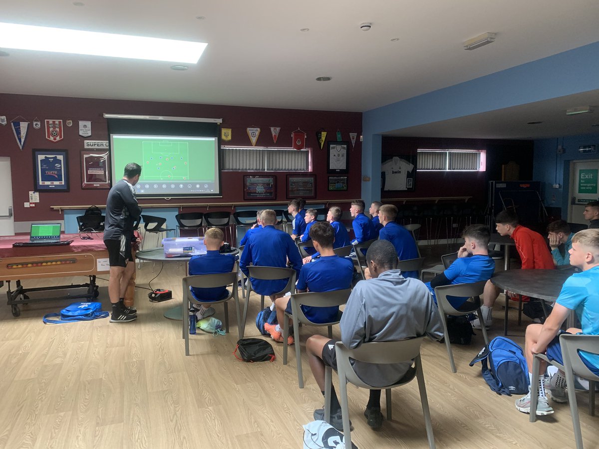 jamesey_g's tweet photo. Cheers for the shoutout @BlogIrish ⚽️👍🏻
Another day on the pitch with the @CoAntrimSCNI Junior Squad, reflecting on the previous weekend’s friendly and gearing up for the tournament proper 🏆⚽️👨🏻💻
#AnalyseThat https://t.co/ZOR6Ek6pSN