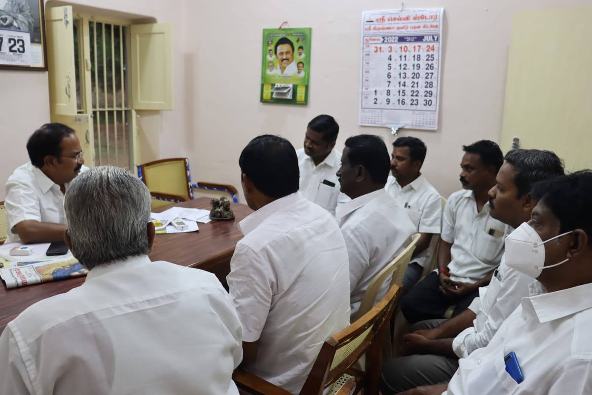 SalemRRajendran's tweet photo. மாண்புமிகு தமிழ்நாடு முதலமைச்சர் @mkstalin அவர்களின் வழிகாட்டுதல்படி, 

கழக இளைஞரணி செயலாளர் @Udhaystalin அவர்களின் முன்னெடுப்பில் 

@dmk_youthwing சார்பில் நடைபெறவுள்ள திராவிட மாடல் பயிற்சி பாசறை கூட்டம் தொடர்பாக ஓமலூர் தொகுதிக்குட்பட்ட ஒன்றிய மற்றும் பேரூர் கழக (1/2) https://t.co/fysPrPadPN