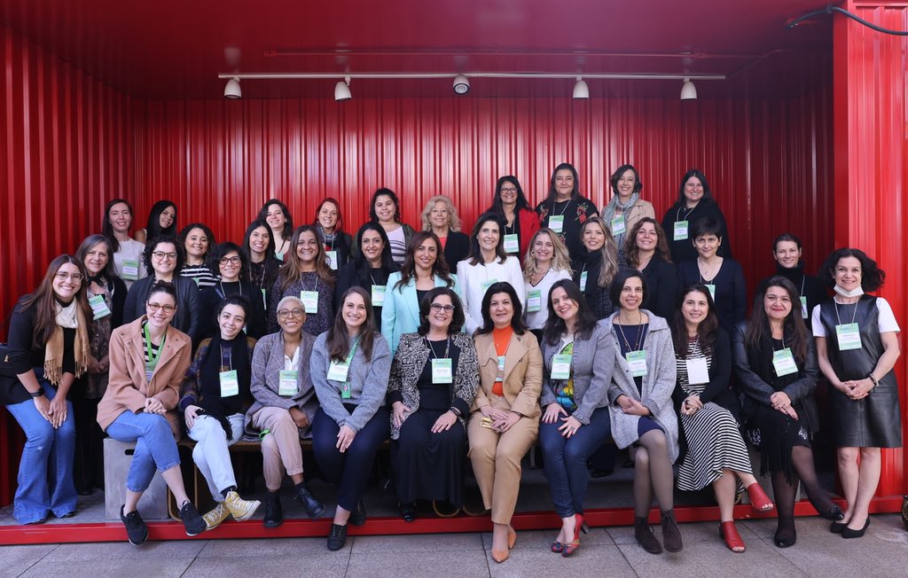 PublisHer in Brazil 🇧🇷 

50 book women came together to discuss women in publishing in São Paulo, Brazil. Thanks to Flávia Bravin, Director of Saber Educação  for organizing this event! 

Many thanks to our sponsors for their support!