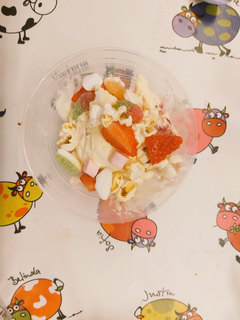 Our final session of Cooking club - Ice Cream bar to create their own sundae! A well deserved treat for so much hard work, focus and resilience. Well done everyone - Mrs B &amp; Miss Stapleton 😊