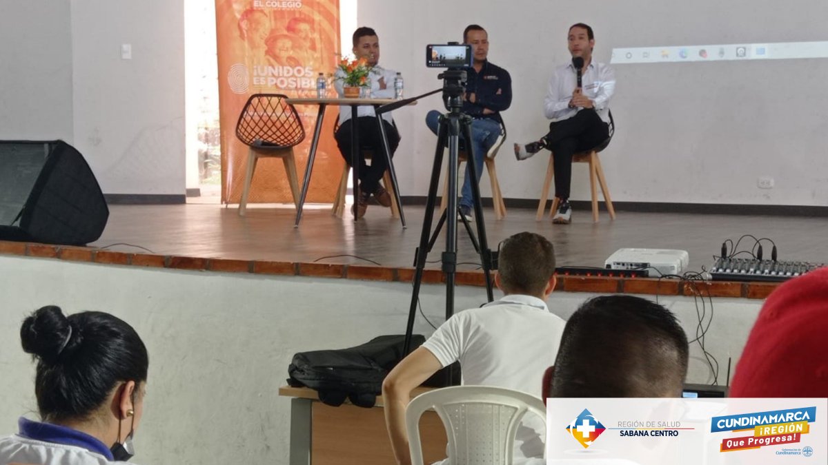 SecSaludCundi's tweet photo. En la reunión, que se desarrolla en la Casa de la Cultura del municipio, de la #RegiónDeSalud #Centro, están presentes los directores de Desarrollo de Servicios y de Aseguramiento, y la jefe de la Oficina de Participación #OPACS
En #Cundinamarca somos la #RegiónQueProgresa https://t.co/vxZNTZnMII