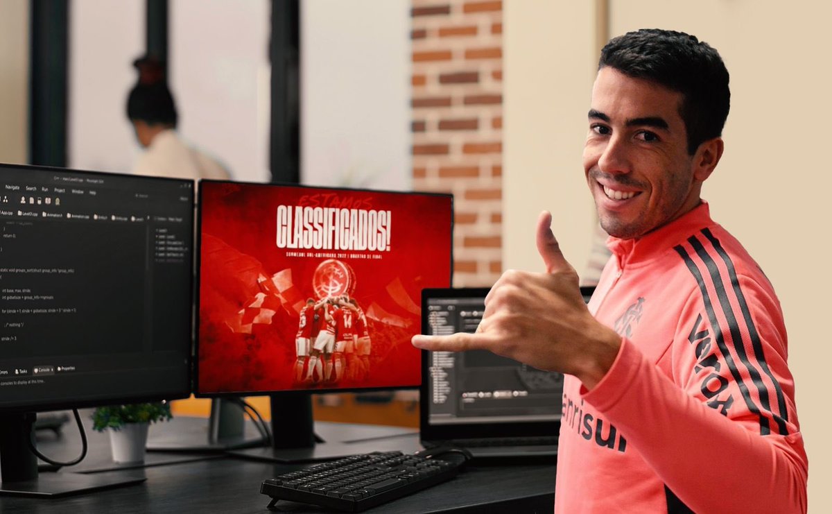 E o jogador do Internacional <a href="/carlosdepena/">Carlos de Pena</a>, parece que é de TI ou não? Eu diria que sim.

baguete.com.br/noticias/07/07…