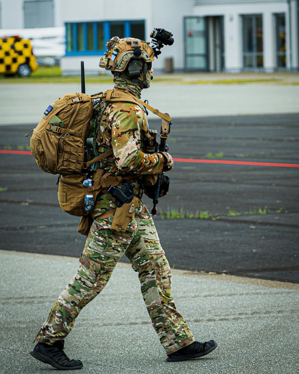 WarriorAssaultS's tweet image. Large Helmet Cargo Pack.

ʙᴀᴄᴋ ᴛᴏ ᴡᴏʀᴋ 💯
.
.
.
#sofsupport #airassault #luchtmobiel #defensie #werkenbijdefensie #landmacht #army #military #warriorassaultsystems #hcp #daysack ( #📷 @semper.vigil )