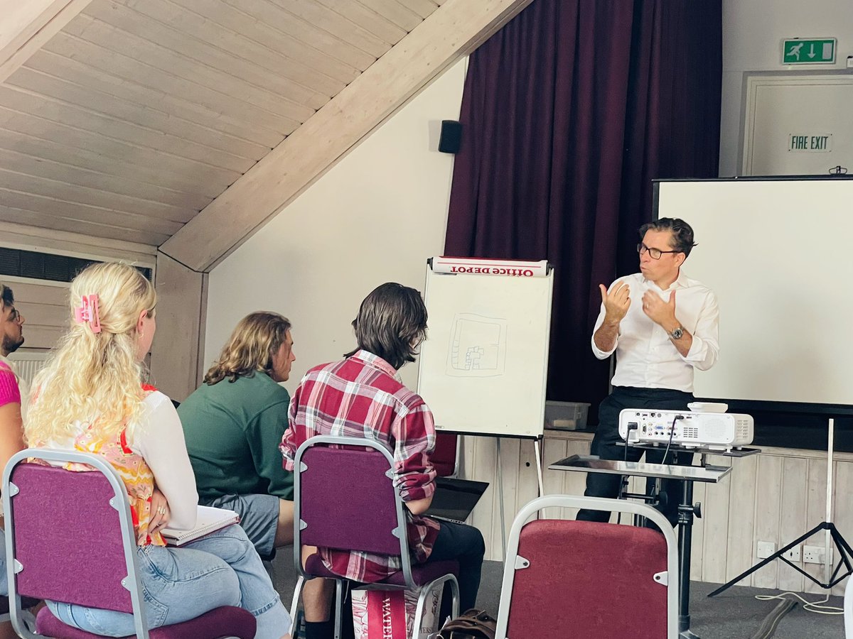 Our  <a href="/BryantUniv/">Bryant University</a> students enjoyed a thoughtful closing plenary and discussion with <a href="/TFletcher/">Tom Fletcher</a>, Principal of <a href="/HertfordCollege/">Hertford College, Oxford</a> and <a href="/PrezGittell/">Ross Gittell</a>. Among the topics: building your personal brand &amp; how to give a great speech on any topic at any time without preparation!