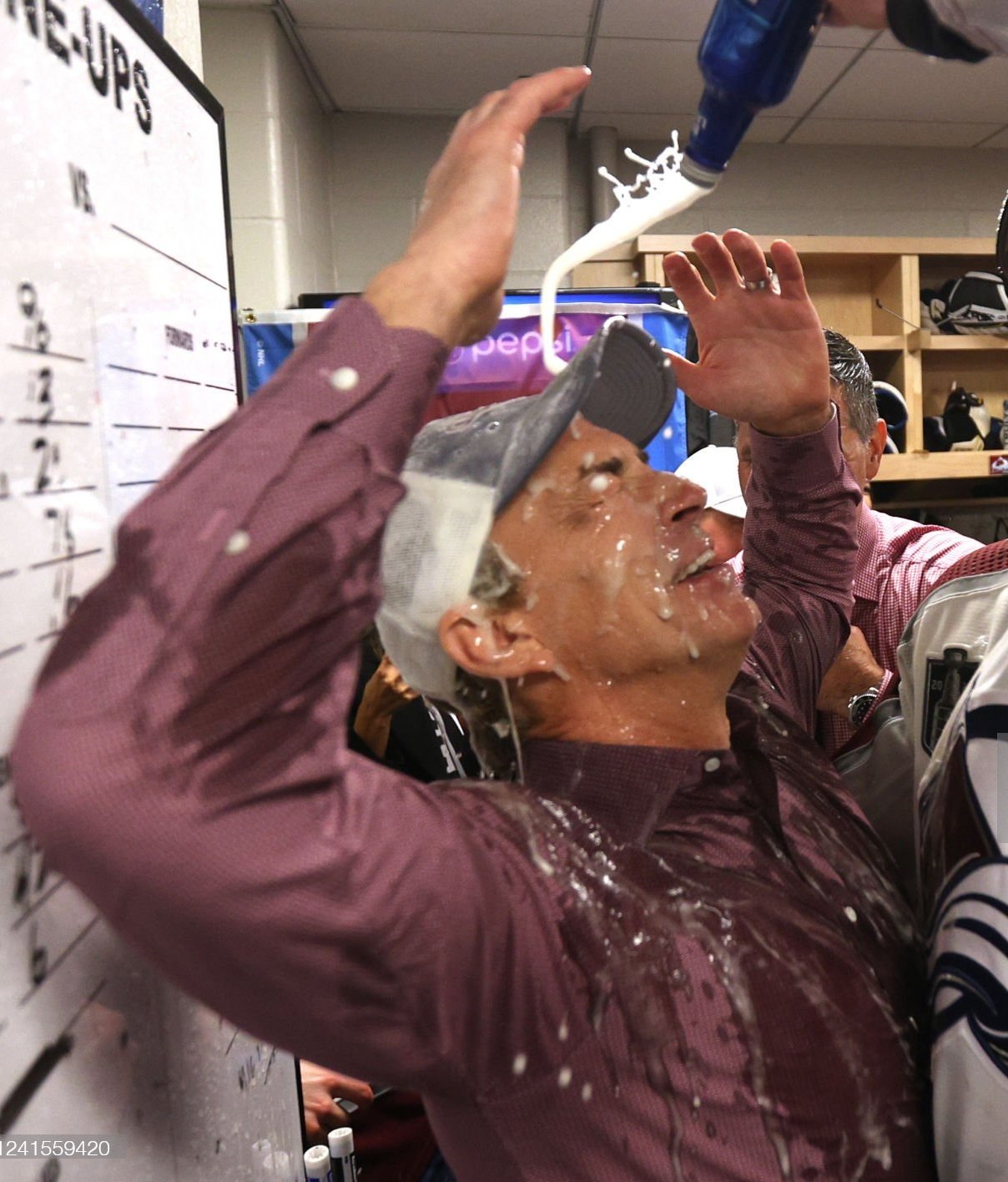 Happy birthday to our lord and savior, Joe Sakic. 