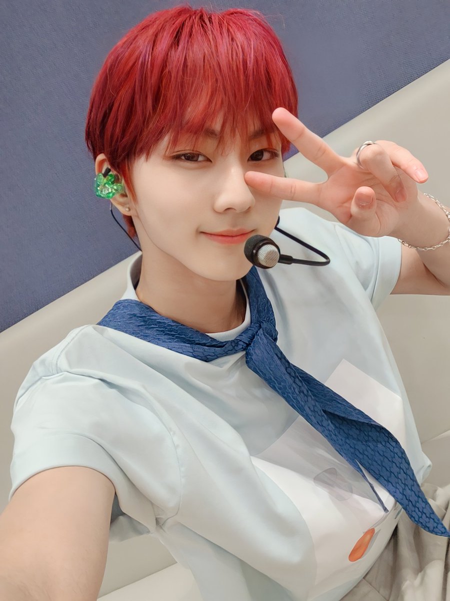 jiungwon's tweet photo. ㅤ
            ah.. covered in all pastel color makes me reminiscing the old day when i performed chamber 5.. like the mood was suddenly changed into happy vibes and cheerful, don't you agree? :0 oh! pardon that a glimpse of my memory x___+ i think i need to hit the sack asap
ㅤ https://t.co/yvv9dGORxC
