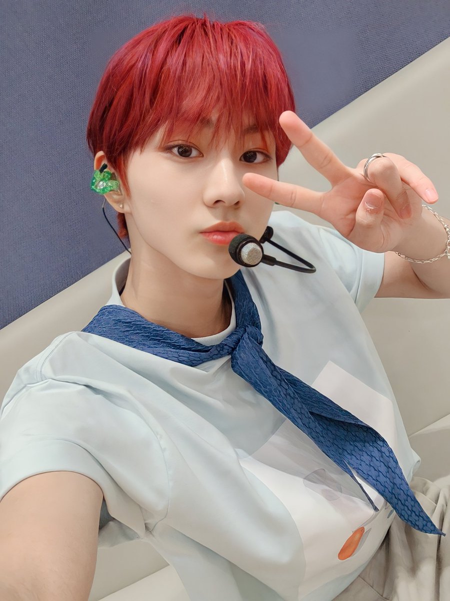 jiungwon's tweet photo. ㅤ
            ah.. covered in all pastel color makes me reminiscing the old day when i performed chamber 5.. like the mood was suddenly changed into happy vibes and cheerful, don't you agree? :0 oh! pardon that a glimpse of my memory x___+ i think i need to hit the sack asap
ㅤ https://t.co/yvv9dGORxC