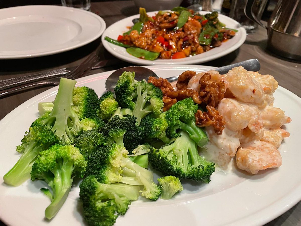 “Just the best Chinese restaurant I have been to, EVER! Great customer service! Great people!”

Thanks for the fantastic 5-Star Yelp Review Kimberly! ⭐⭐⭐⭐⭐
#NewMandarinGarden #FarmingtonHillsMI