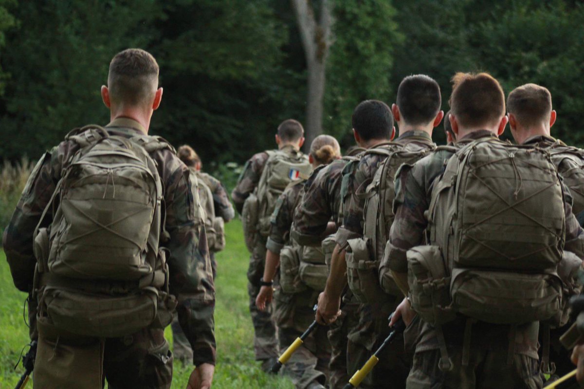 « Ça marche » pour la formation militaire initiale du réserviste (FMIR) 🪖

#RéserveOps #NosJeunesOps #5eRD #Interarmes #ArméeDeTerre