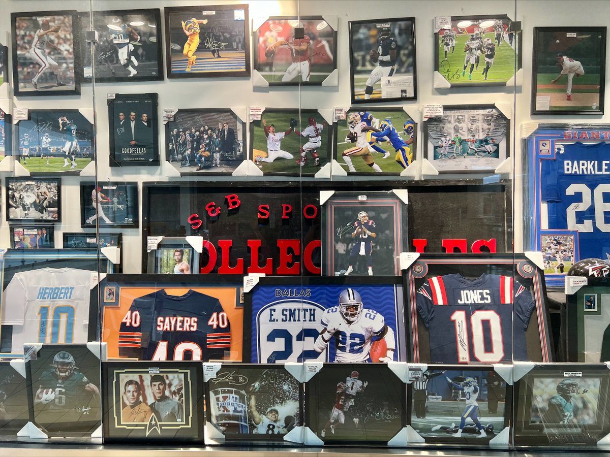 Head on over to the Montgomery Mall this weekend for S&amp;B Sports Collectibles Card Show ⚽️🏀🏈⚾️

Friday, July 8th &amp; Saturday, July 9th, 11:00am-7:00pm
Sunday, July 10th, 12:00pm-6:00pm
•
•
•
#sportscardshow #montgomerymall #northwales #lansdale #montgomerycounty #pennsylvania