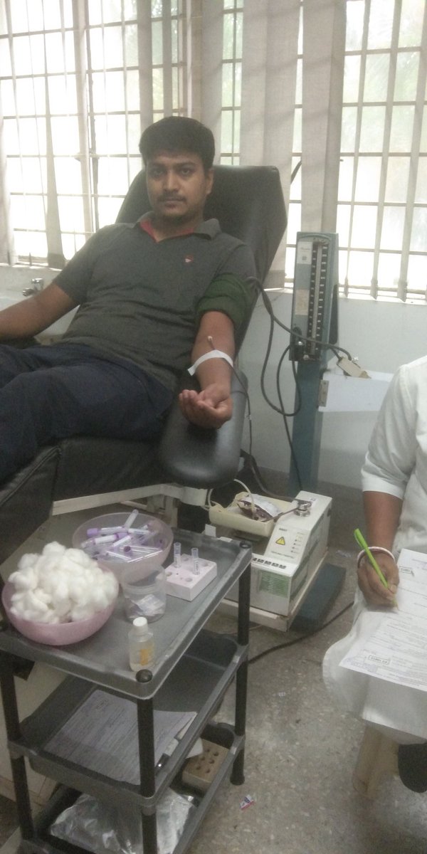 Kartikoffical's tweet photo. कल दिनांक 06 जुलाई 2022 को मेरे परिवार के एक सदस्य को एक बोतल खून की जरूरत थी । मेरे पास डोनर कार्ड भी था ,मगर मेरे उस डोनर कार्ड से मुझे खून नही मिला। 
क्या उसके बाद मुझे रक्तदान करना चाहिए? 
@JharkhandCMO @BannaGupta76

#JamshedpurBloodBank #blooddonation #BloodDonerCard https://t.co/t4Q59rmqqv