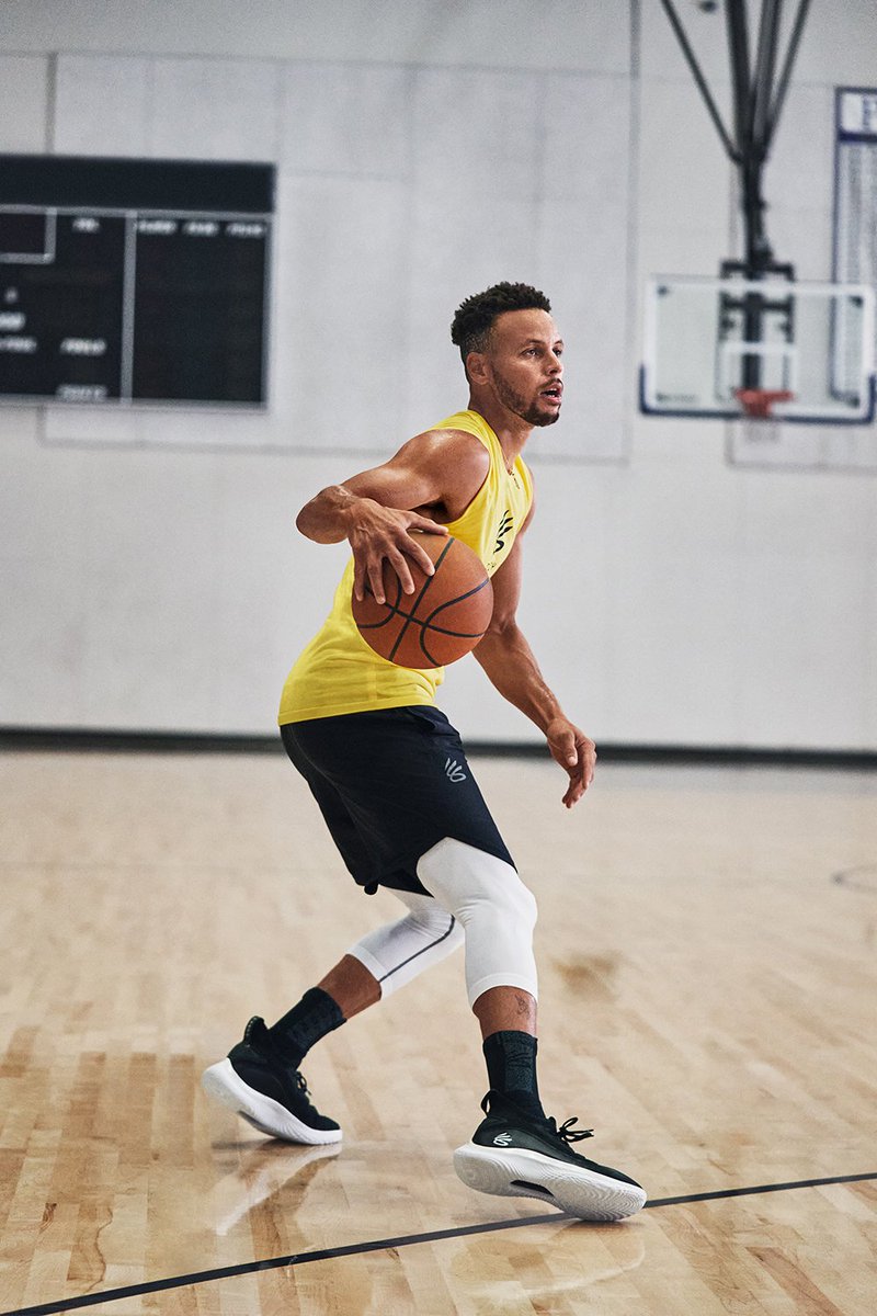 Payne, entrenador personal de Steph Curry:

"Meter los tiros en las prácticas ya no es suficiente para él, así que decidimos ser más precisos: Usamos tecnología que mide la trayectoria del balón, y si no entra exactamente en el medio del aro, contamos el tiro como fallado."