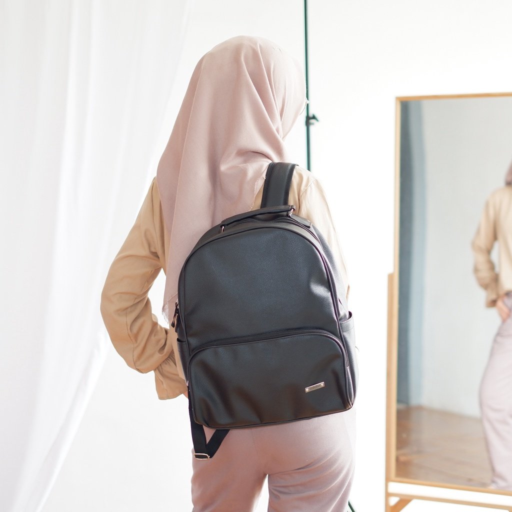 borntoshopping's tweet photo. 7. KARIN – Tas Laptop Wanita
⭐ 4.9
Rp165.000
https://t.co/2yCwgZg4J8

8. COLETTE Backpack 
⭐ 4.9
Rp350.000
https://t.co/makAWUa1jW https://t.co/d5tL8XPKX3