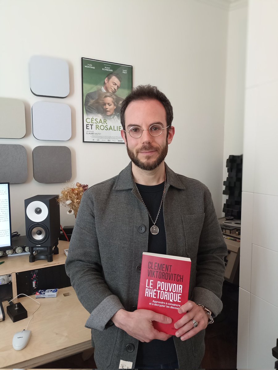 Audiolib1's tweet photo. .@clemovitch enregistre en ce moment son livre #LePouvoirRhétorique ! Vous pourrez l'écouter à partir du 28 septembre ✨🎧 #EnStudio https://t.co/kNHT3okZv5
