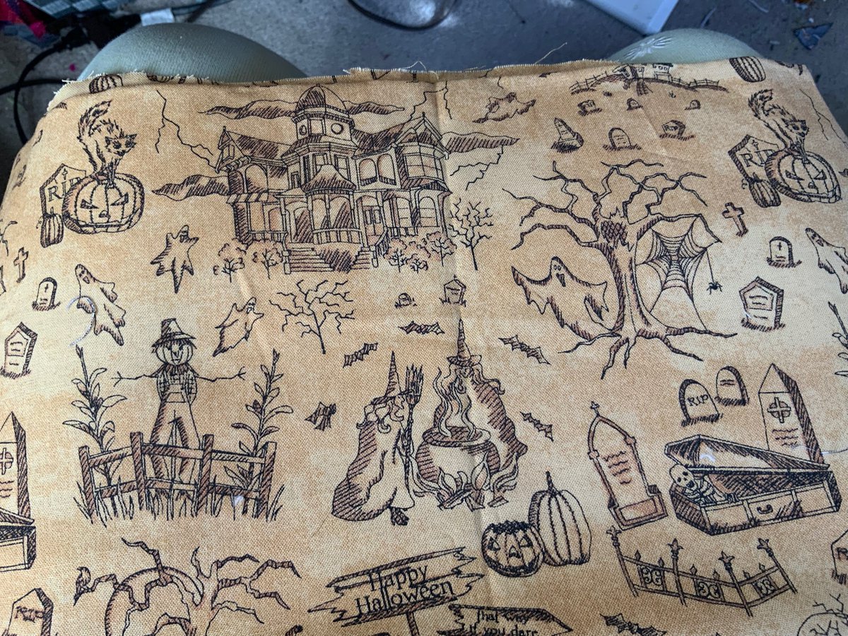 Ok quilters…I need to know the name and/or manufacturer of this fabric. Help a gal out if you recognize this print. #quilting