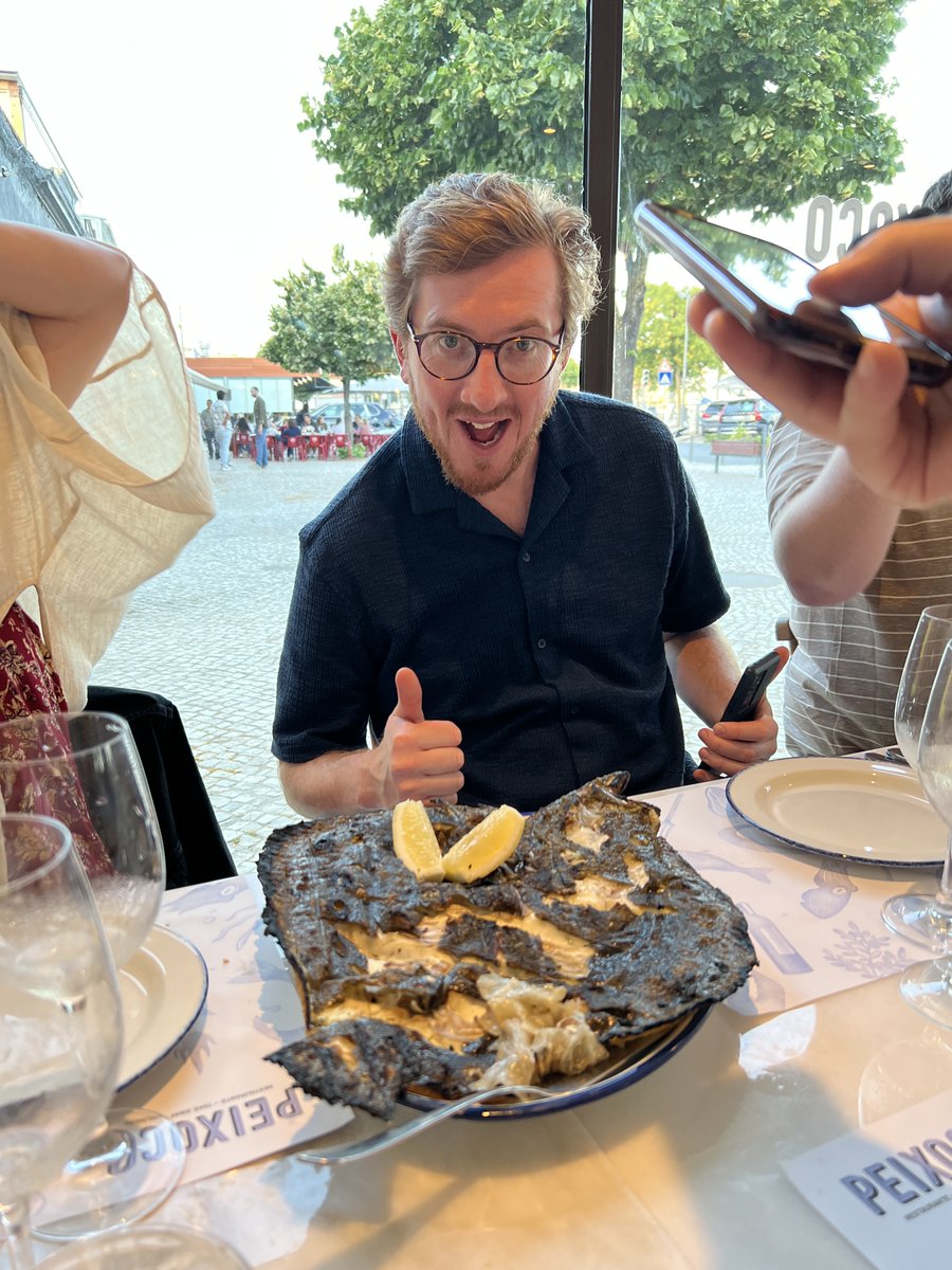 WineMerchantMag's tweet photo. Excellent few days in Portugal's Setúbal peninsula on a buying trip with eight independent merchants. It's a lovely region producing an increasing amount of premium wines, both blends and single varietals, especially with Castelão, Fernão Pires and Moscatel de Setúbal (and Roxo). https://t.co/jIeB94pKT8
